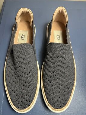 UGG Sammy Chevron Knit SlipOn shoes 7.5